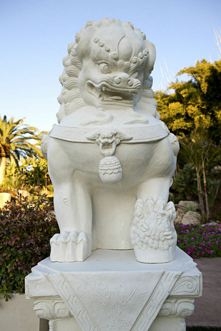 Foo Dog Statue- Left Facing